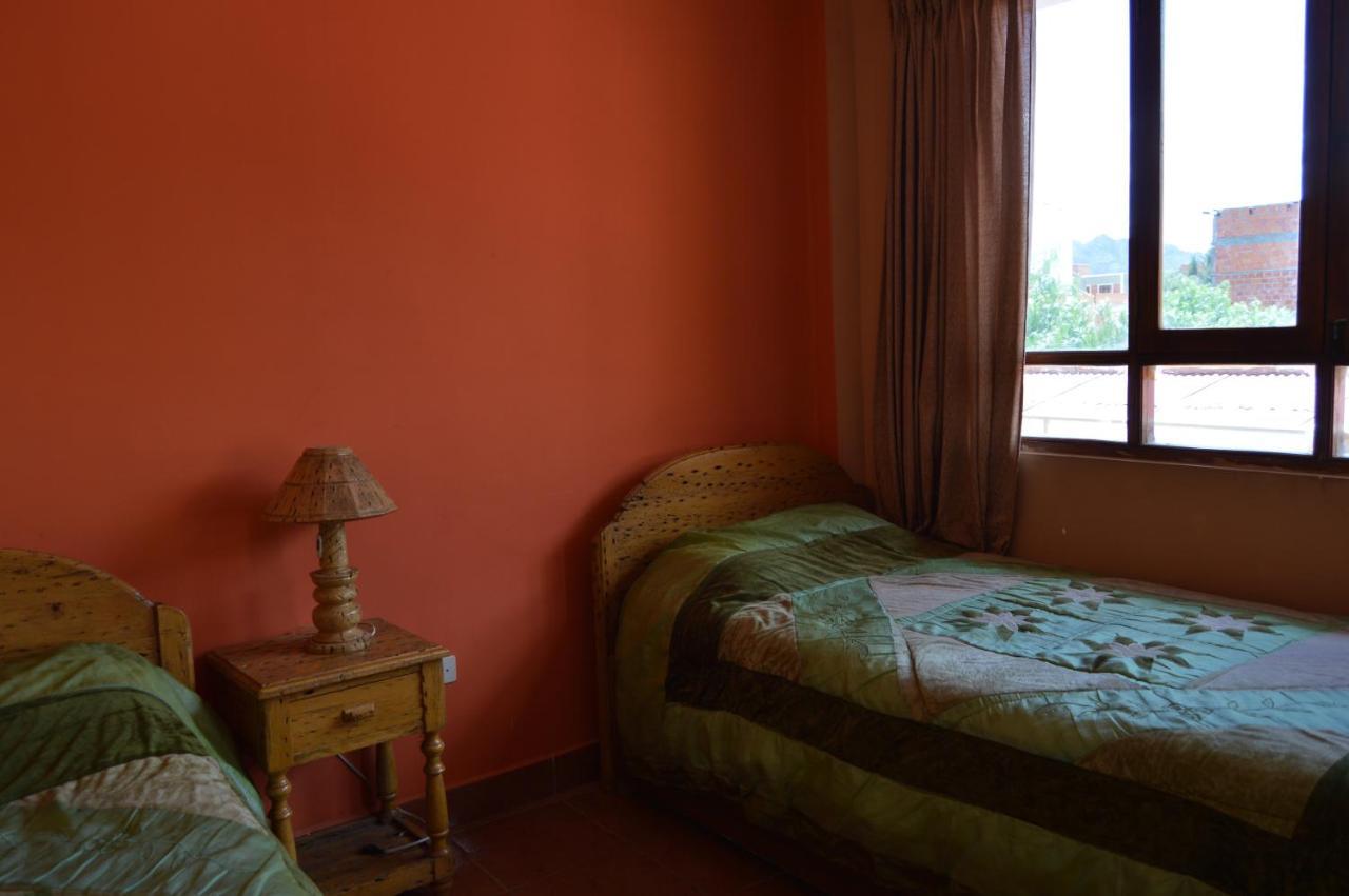 Hostal Coronel Pedro Arraya トゥピサ エクステリア 写真