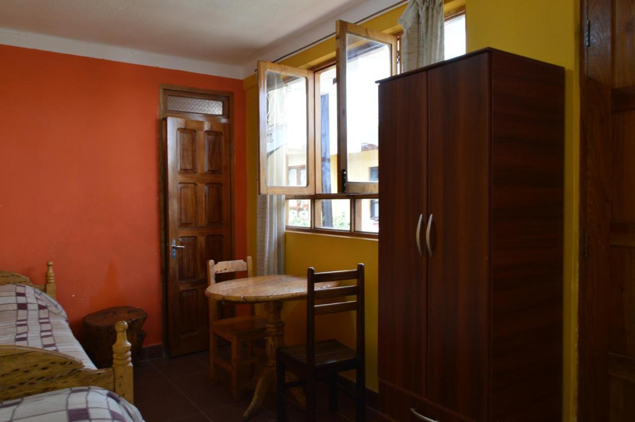 Hostal Coronel Pedro Arraya トゥピサ エクステリア 写真