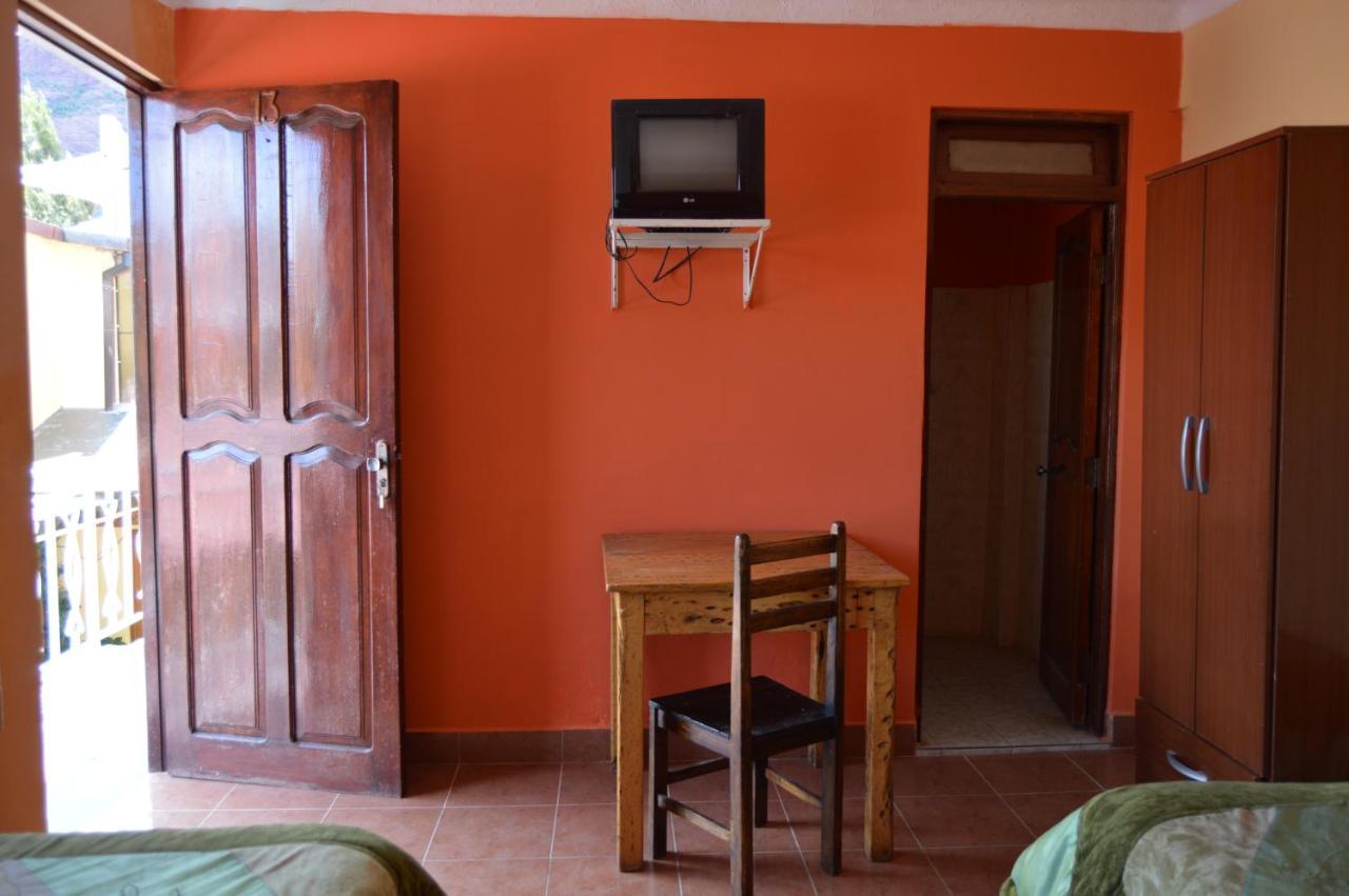 Hostal Coronel Pedro Arraya トゥピサ エクステリア 写真