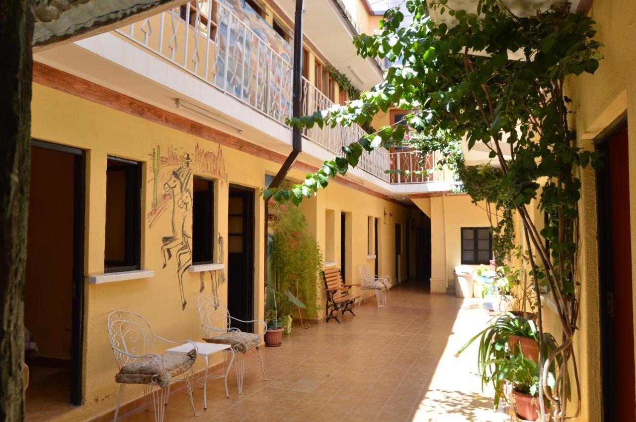 Hostal Coronel Pedro Arraya トゥピサ エクステリア 写真