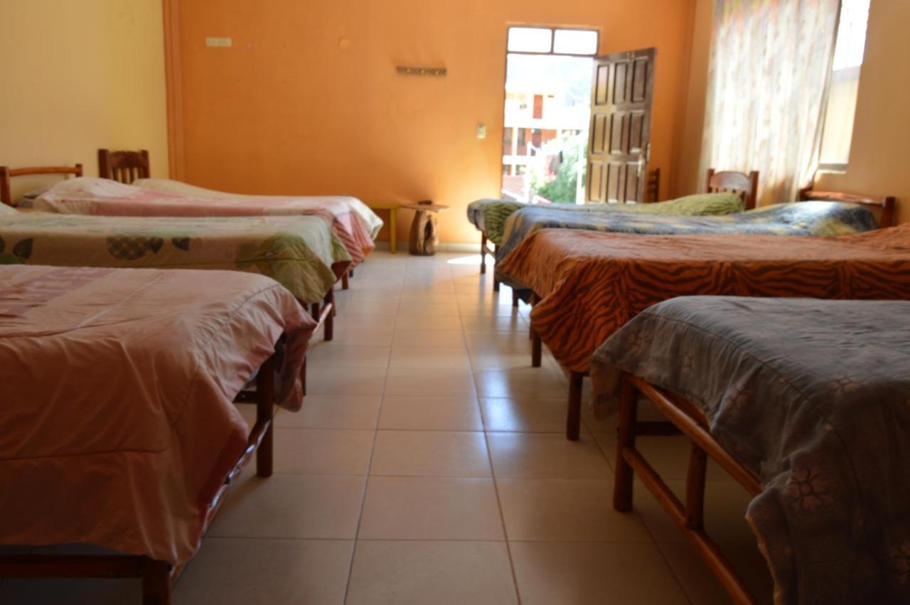 Hostal Coronel Pedro Arraya トゥピサ エクステリア 写真