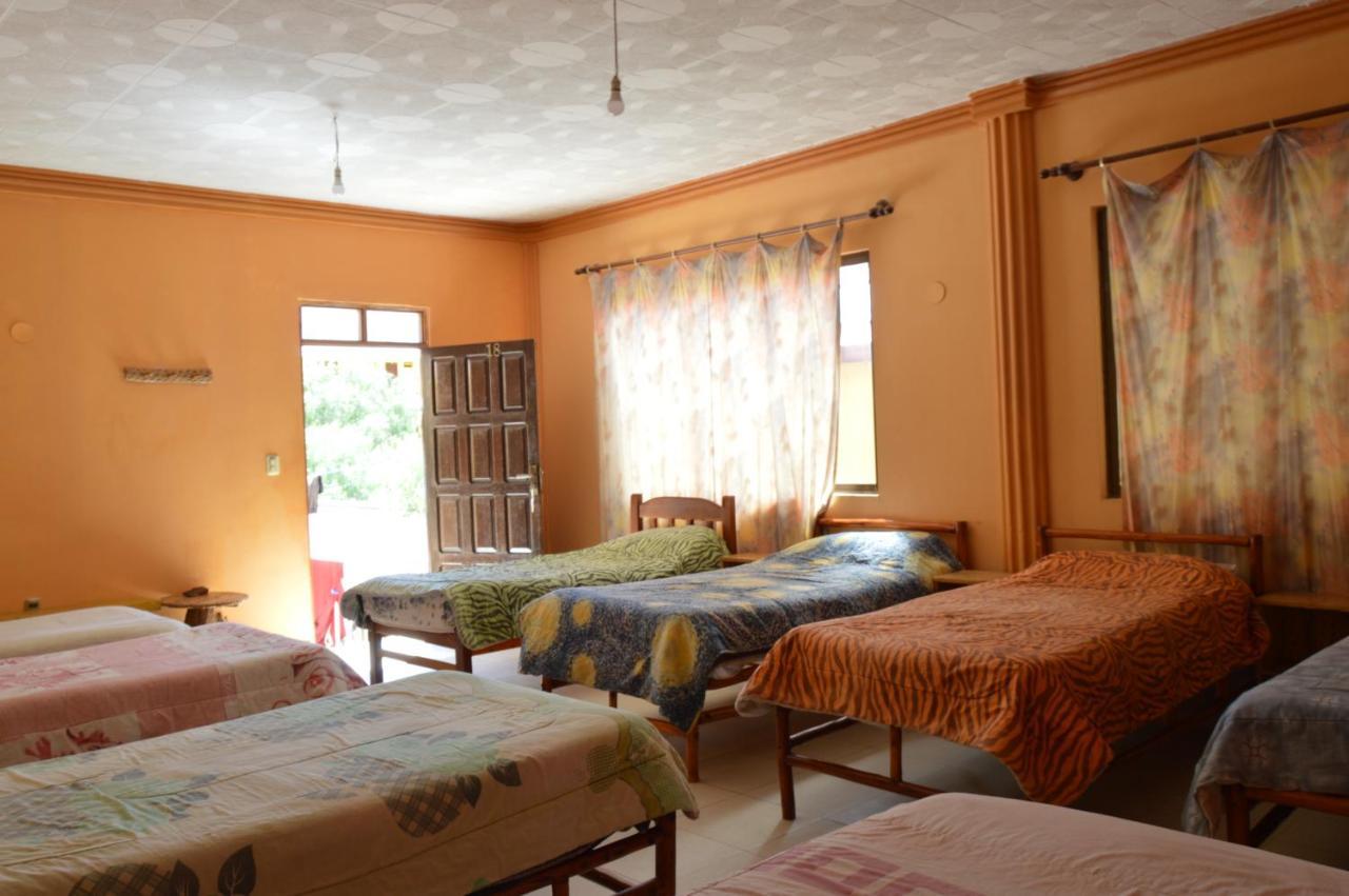 Hostal Coronel Pedro Arraya トゥピサ エクステリア 写真