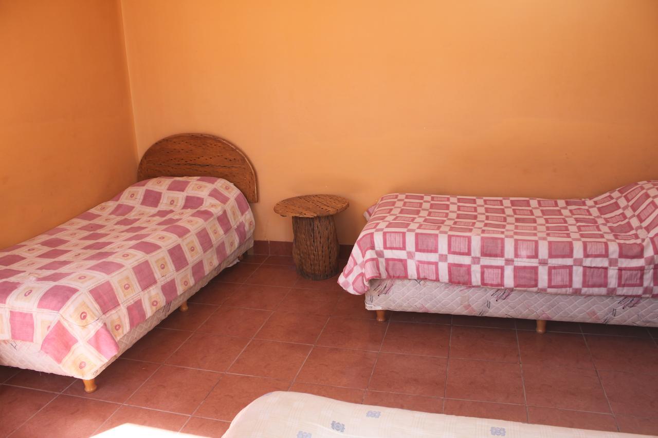 Hostal Coronel Pedro Arraya トゥピサ エクステリア 写真