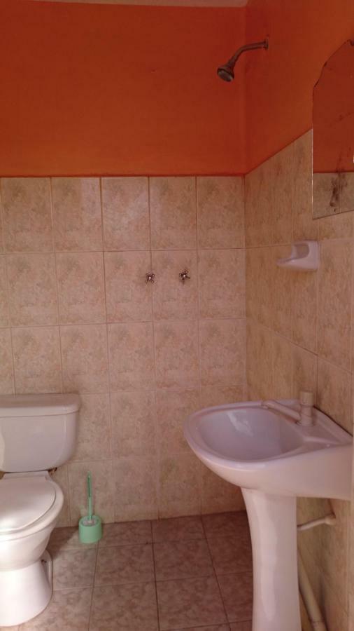 Hostal Coronel Pedro Arraya トゥピサ 部屋 写真