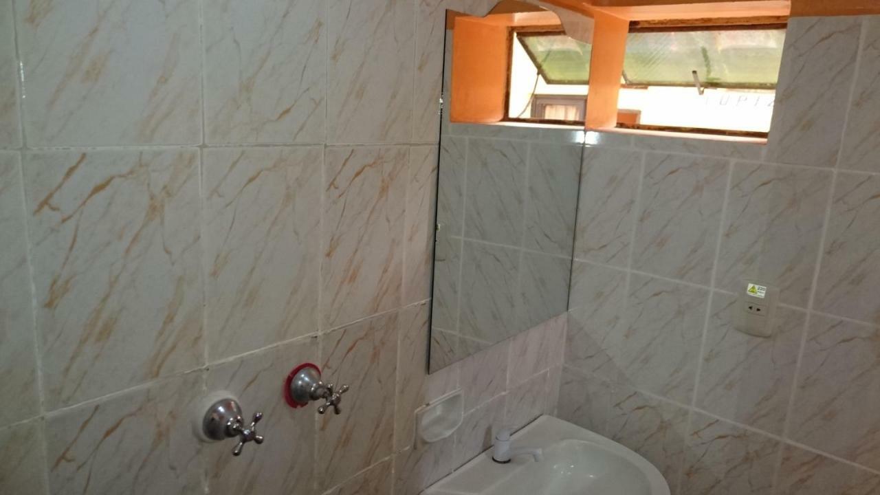 Hostal Coronel Pedro Arraya トゥピサ エクステリア 写真